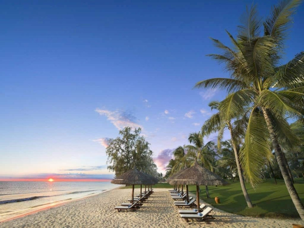 Thom Beach is located quite far from the center of Phu Quoc, so it remains largely untouched